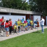 Beginners Band beim Schwimmbadkonzert